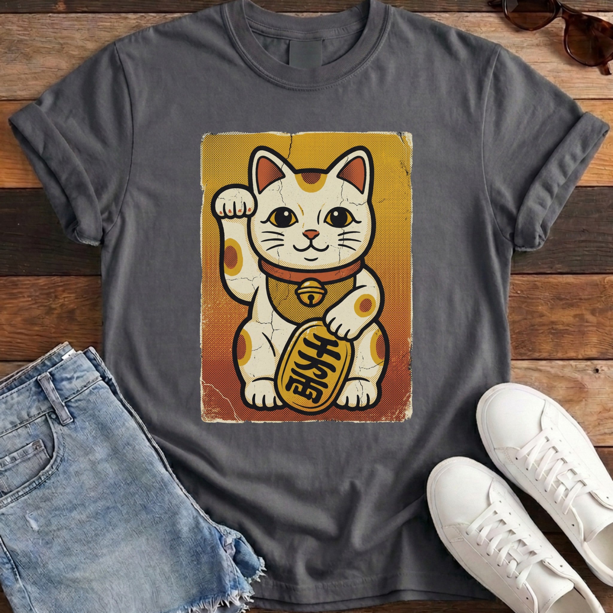 Maneki-Neko Retro Halftone Tee